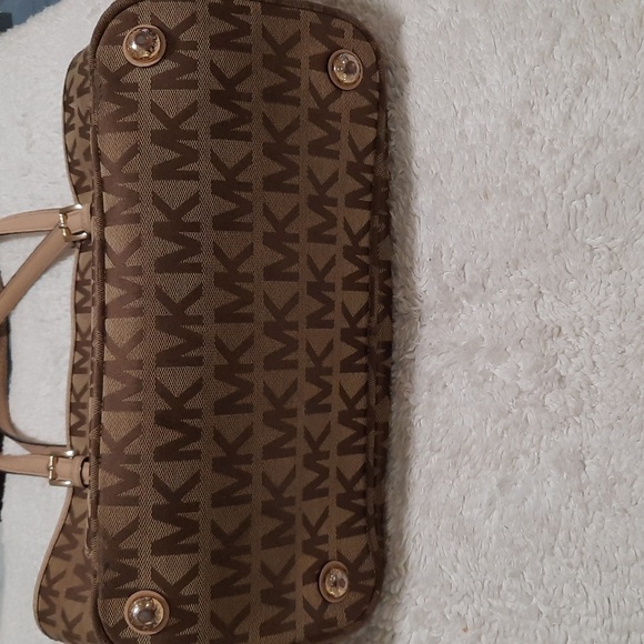 Michael Kors Tan Monogram Tote - Picture 8 of 12